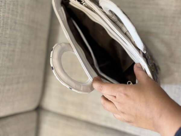 Everyday Elegance Tote - White & Blue - Image 7