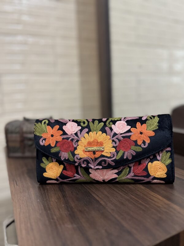 Aari Velvet Wallet - Black
